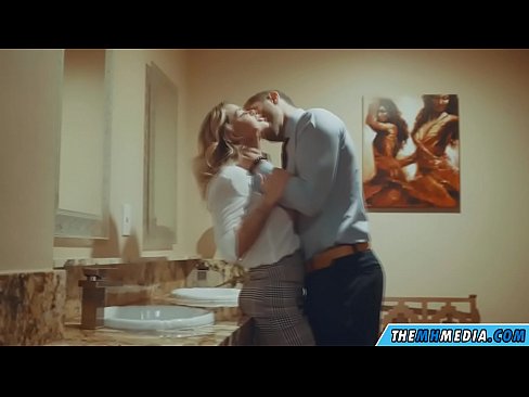 ❤️ Þegar busty ljóska tælir þig á almenningssalerni ️ Klámmyndband á klám is.pornolymp.ru
